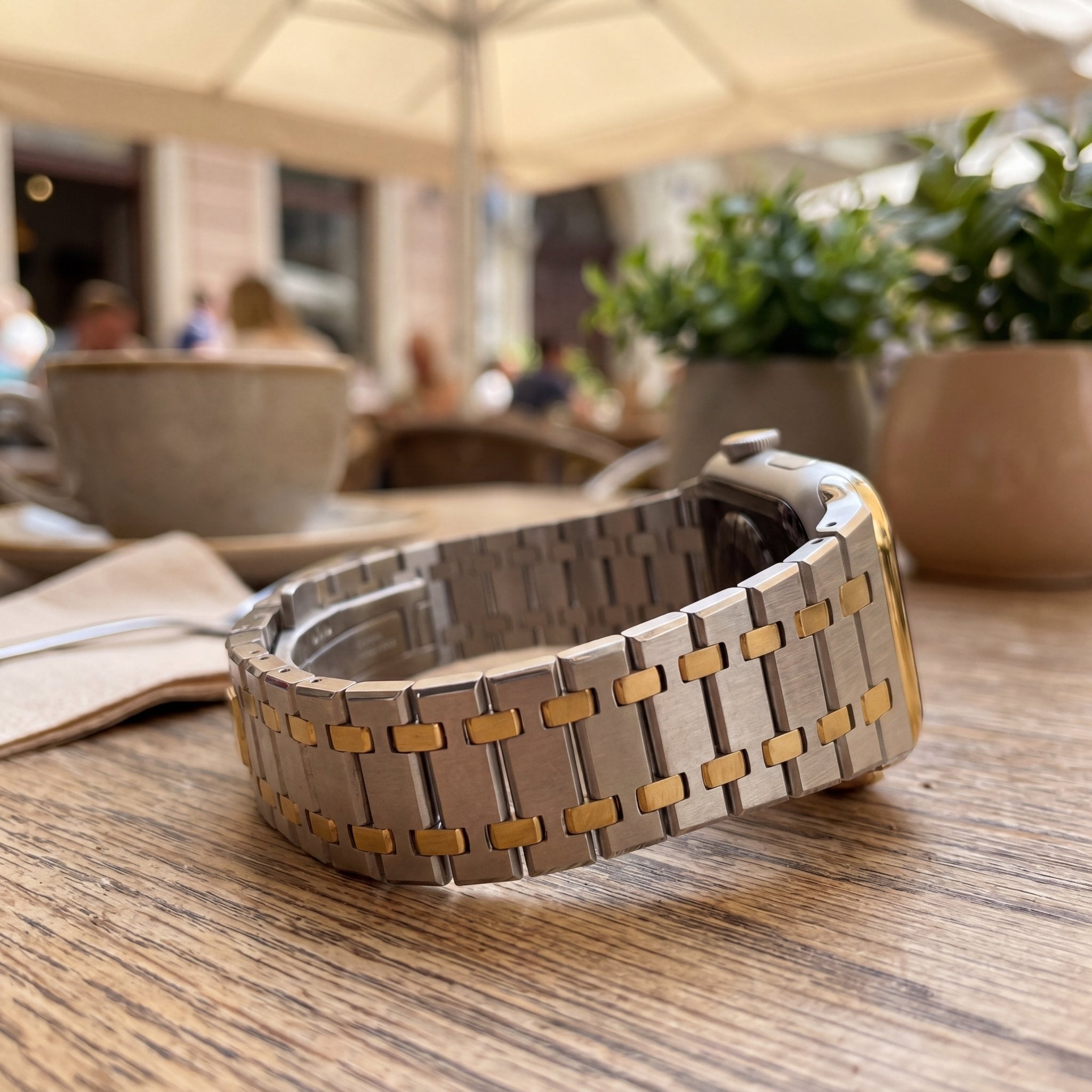 TitanLink Watch Band – Stainless Steel Strap for Apple Watch 7 45mm - TrendsToLife
